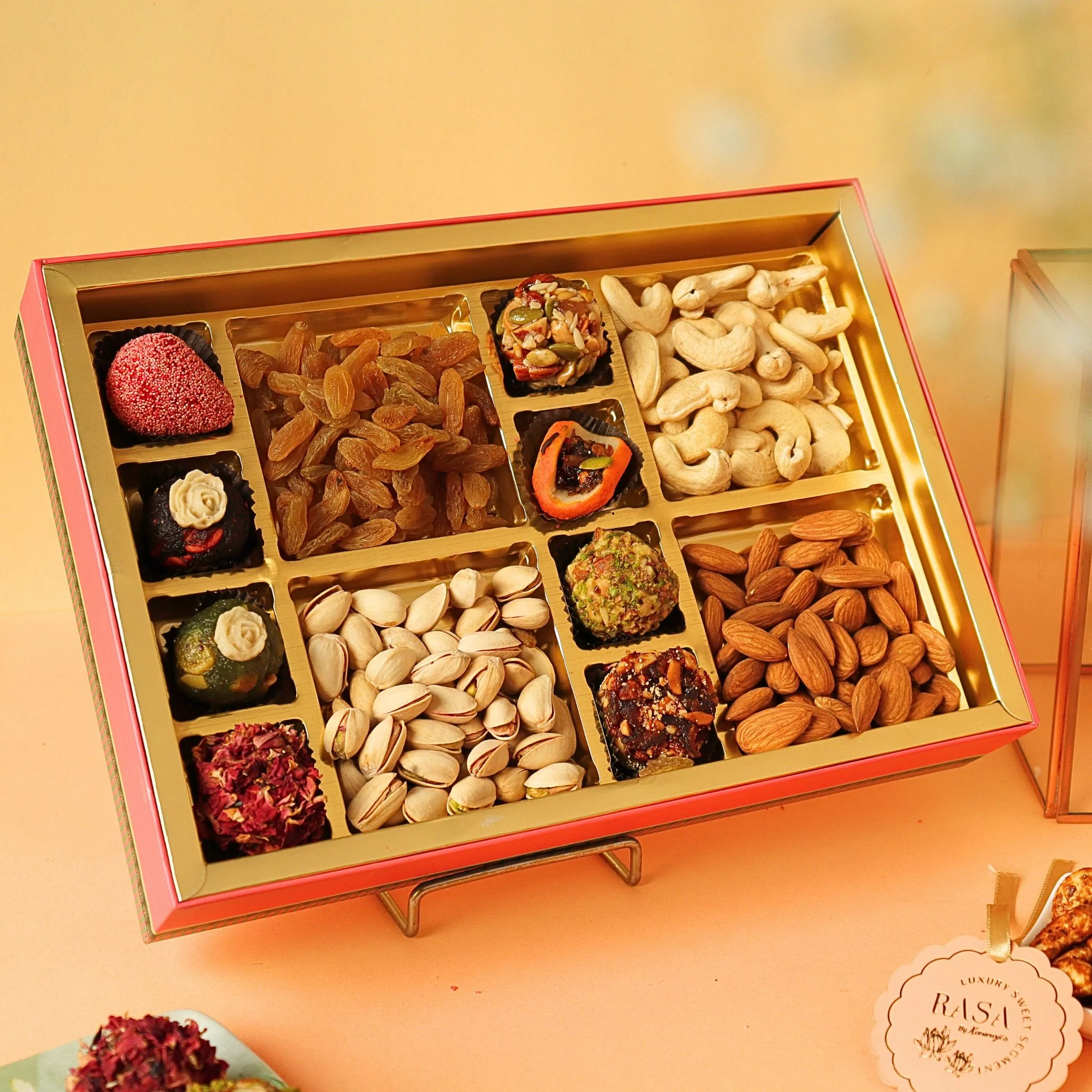 Almonds cashews and pistachios