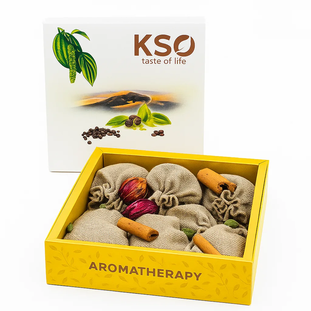 IMG_6255.webp Traditional Kerala Spices Gift Hamper Bag Edition - Image 1